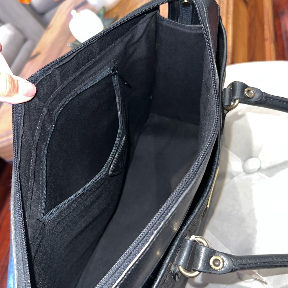 GUESS USA NWT Vintage Satchel Bag - Picture 13 of 17